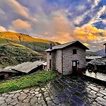 Lar Da Cima Hébergement de vacances Folgoso do Courel