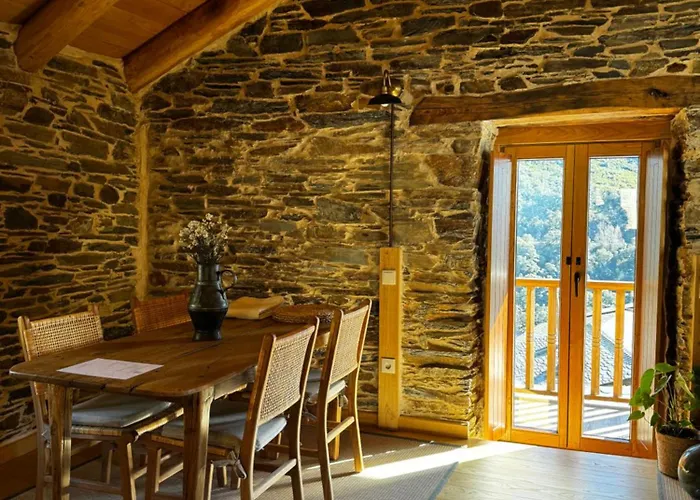 Lar Da Cima Nyaraló