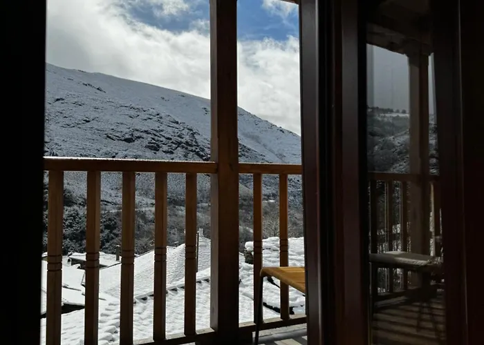 Lar Da Cima Nyaraló