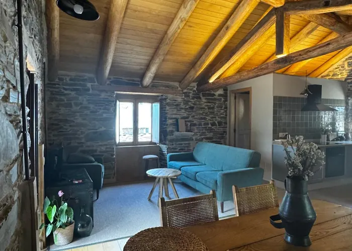 Lar Da Cima Nyaraló